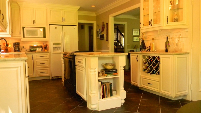 lenox country linen cabinets